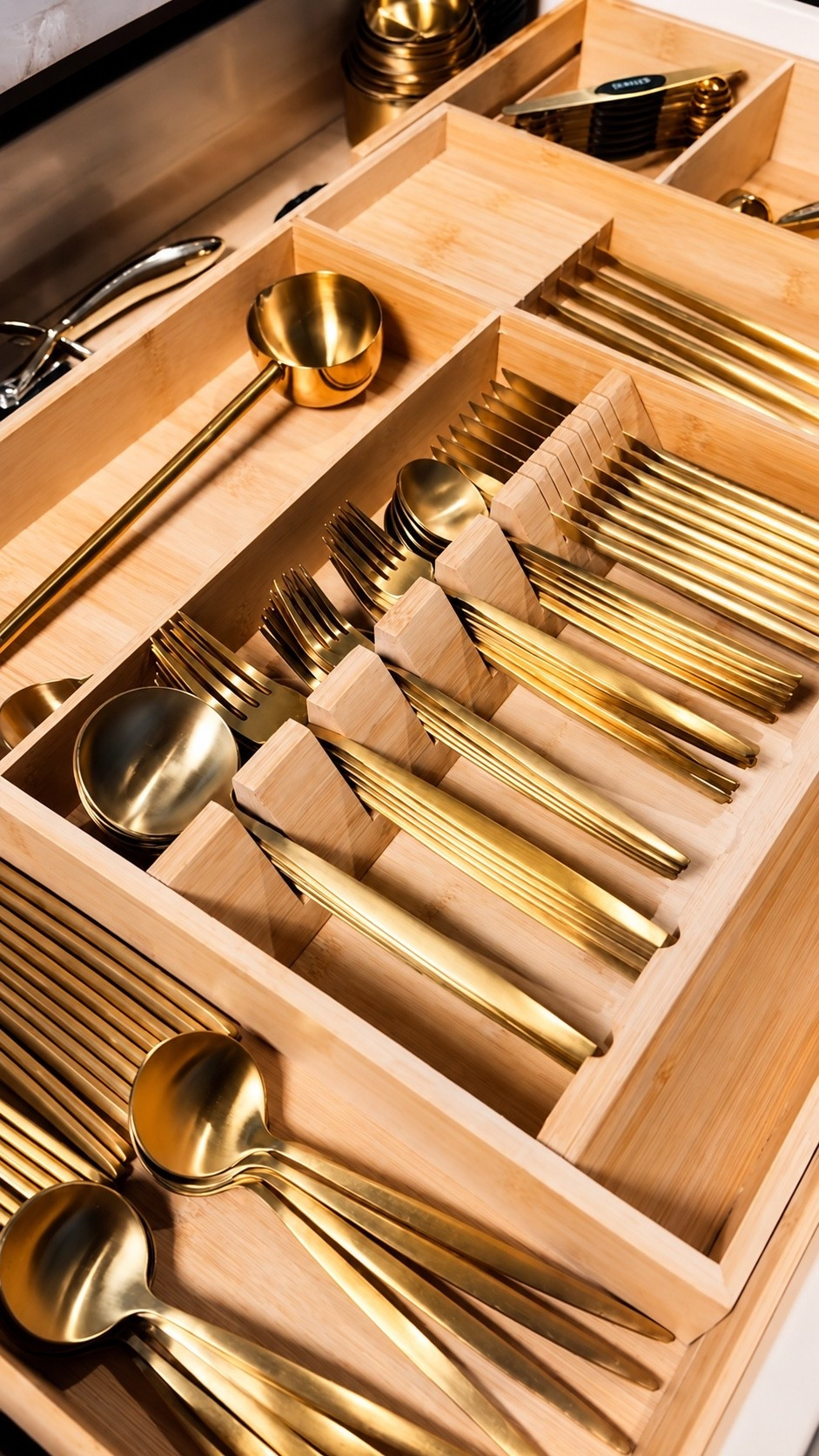 You know what’s even better than traditional silverware? Gold flatware. It’s timeless, elegant, and an effortless way to elevate your dinner setting with a touch of luxury. ✨👑✨

Summerthompsonstyles

---

Gold flatware
Luxury table decor
Elegant dinnerware
Modern tablescape
Stylish dining setup
Table setting ideas
Home entertaining
Dinner party decor

#LTKHome #LTKdayinmylife #LTKfoodie