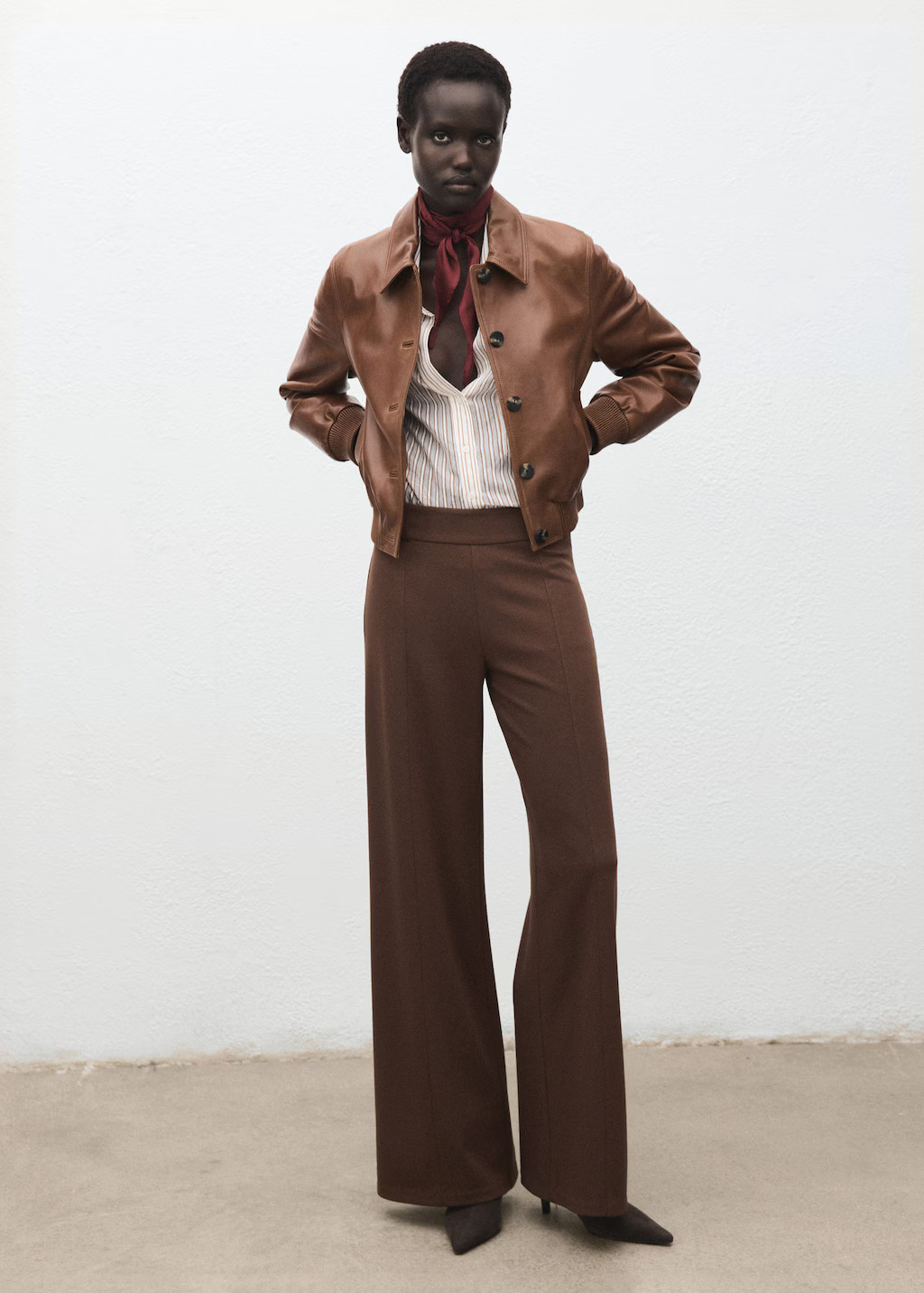 Pantalon wide leg taille haute avec passants marron moyen - Femme - L - MANGO | Mango EU