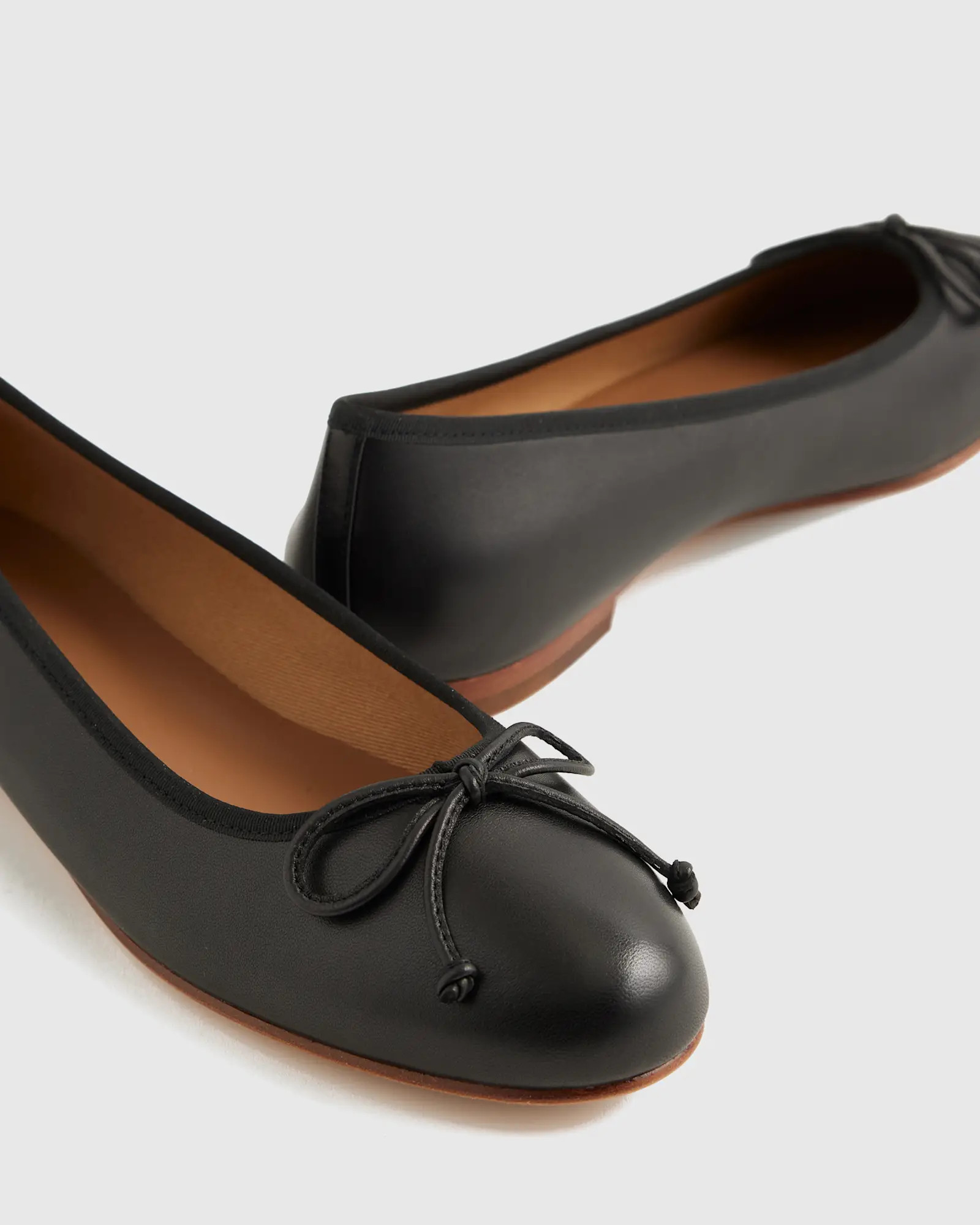 Women's Italian Leather Bow Ballet Flat | Quince
