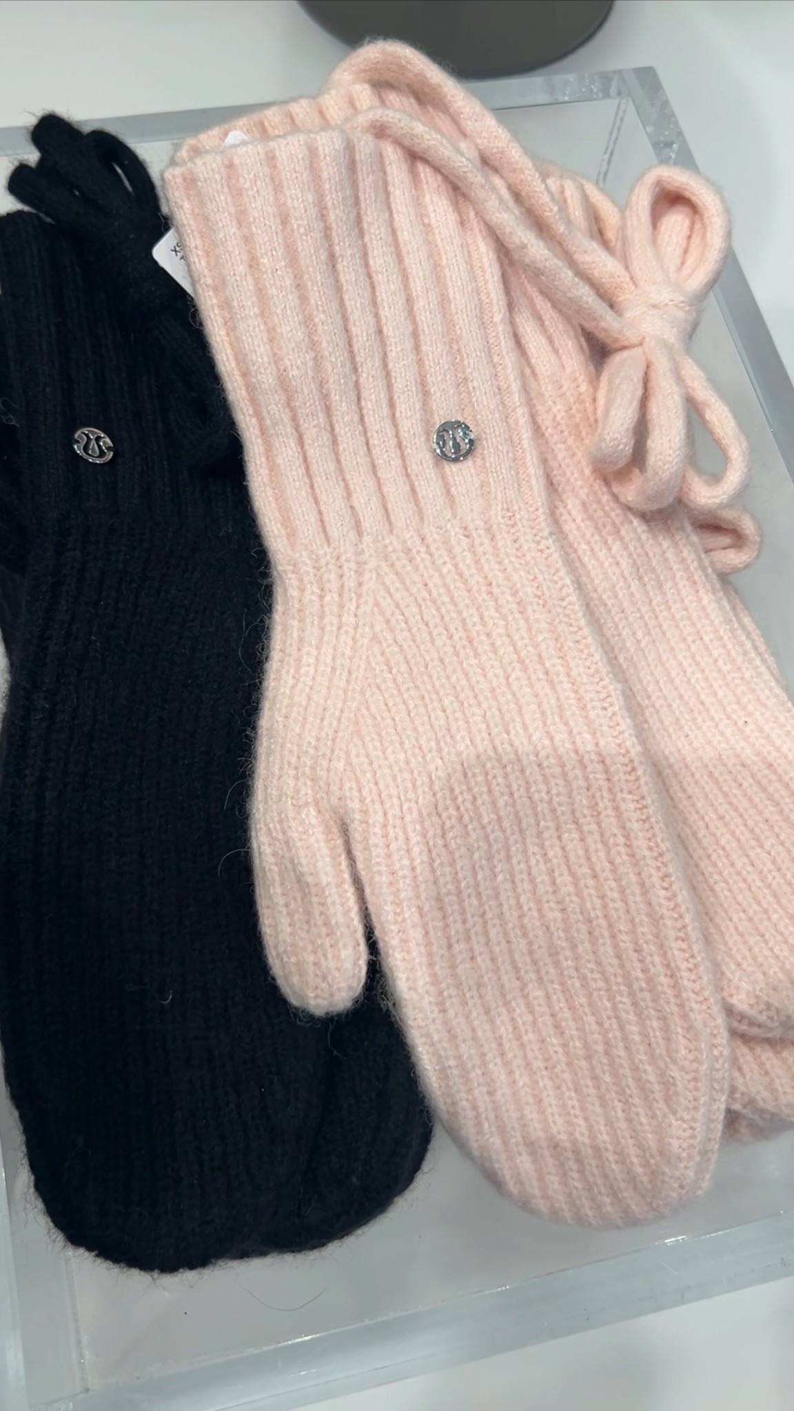 lululemon gloves 

#LTKSeasonal #LTKStyleTip #LTKActive