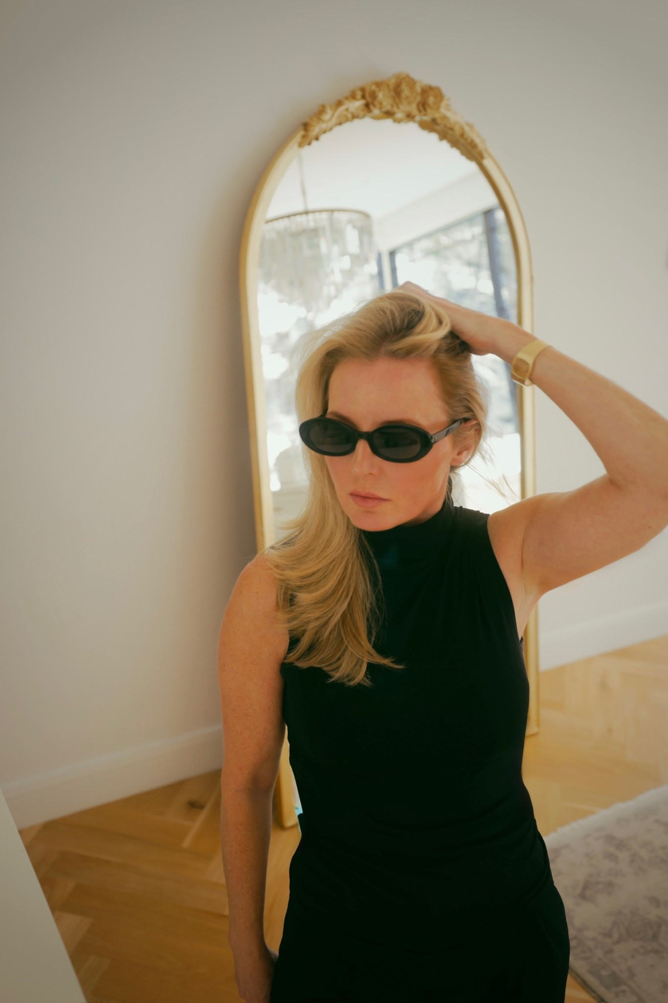 Anyone else watching #LoveStory on FX? Like so many others I really admired the effortless style of Carolyn Bessette Kennedy. She always looked chic and yet hardly had makeup on, barely touched her hair, didn’t wear jewelry. Her one key accessory was a slim watch and her oval sunglasses. I think the popularity of the show is going to keep this style of sunglasses around for a while. 

What do you think of the show and her style? 

#LTKootd #LTKOver40