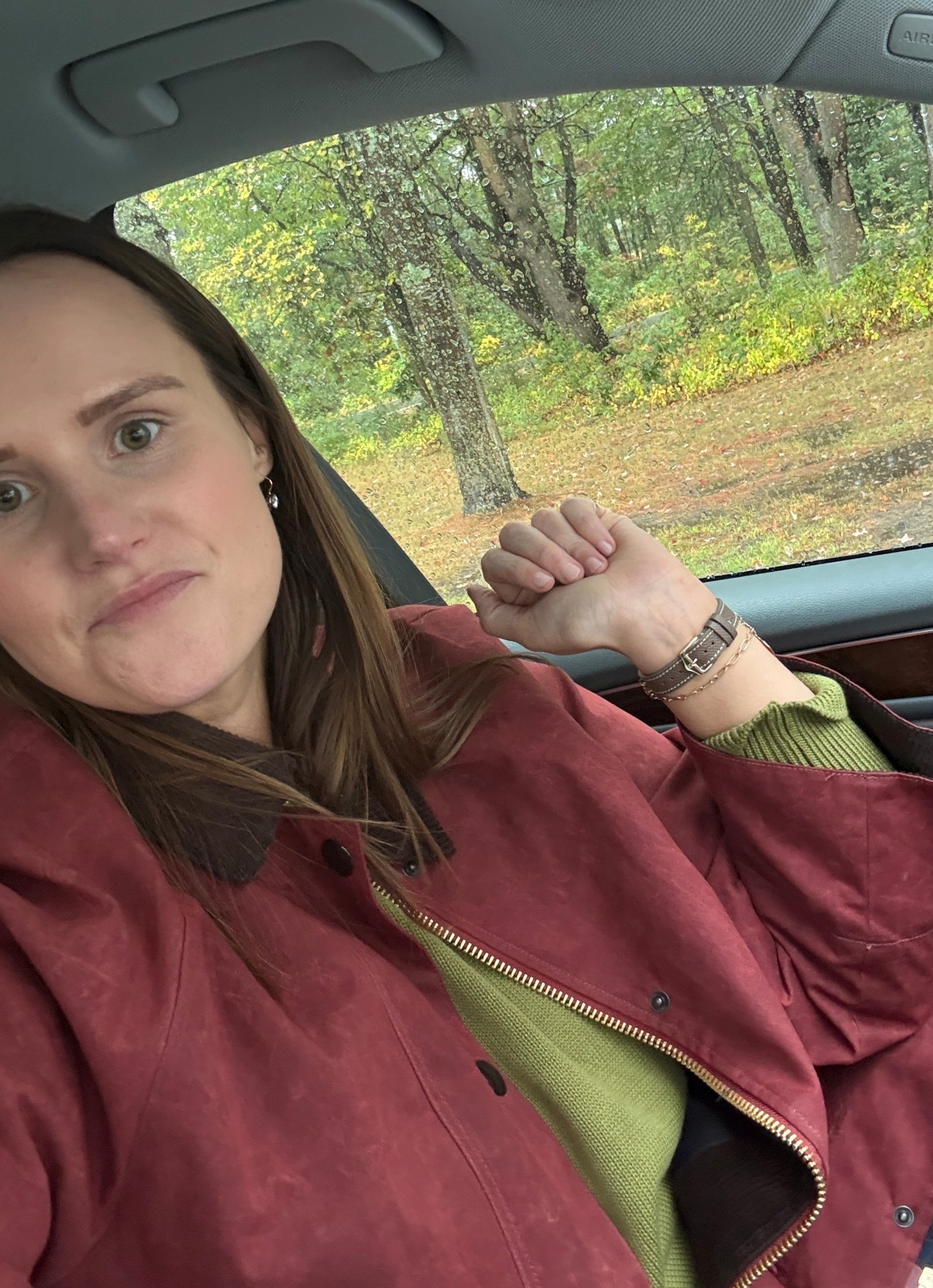 Rainy weather = perfect weather for my new barn jacket. 
#classicstyle 

#LTKMidsize #LTKSeasonal