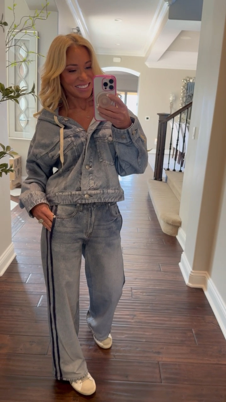 This set is definitely my new fave!
It looks like denim but it's so a sweatsuit!


#LTKOver40 #LTKActive #LTKWatchNow