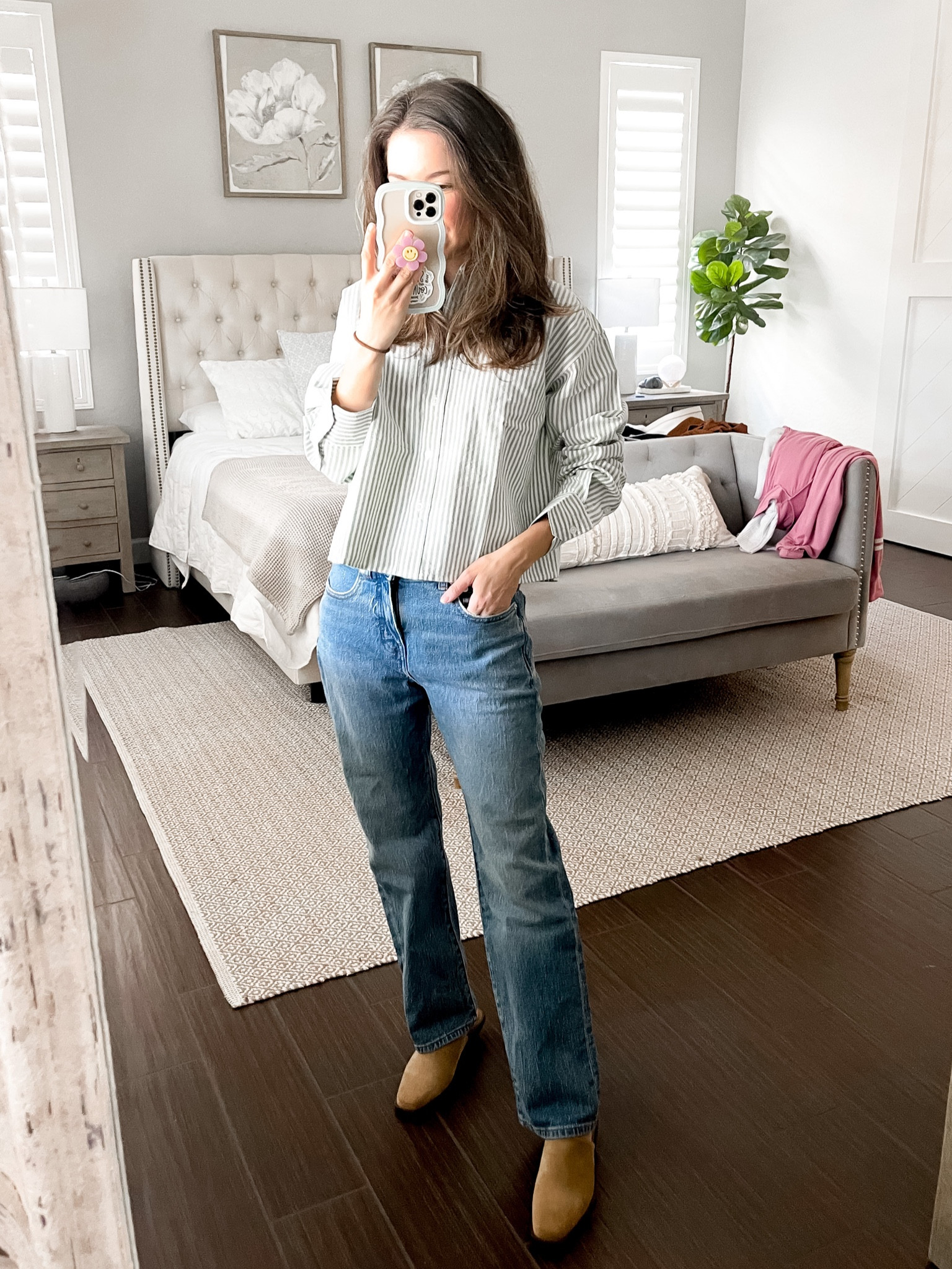 Top xs 
Jeans 25petite 
Shoes 5 