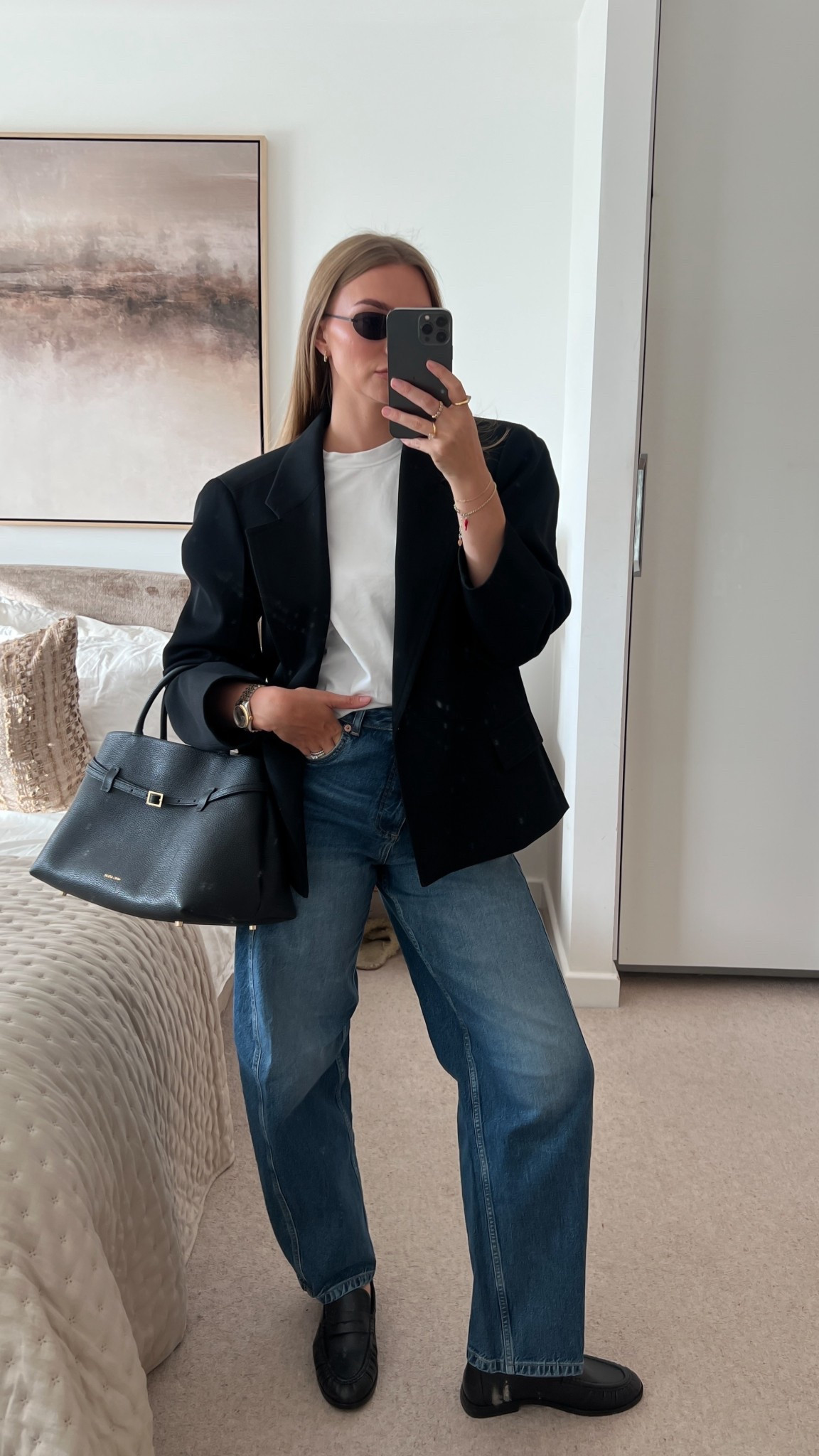 Love a simple classic outfit ❤️
Jeans are mint velvet I wear a size 10 L
Tshirt is arket 
Blazer is sadly old sorry! from COS 
Black loafers are M&S 
Bag is manu atelier  35 cambon 