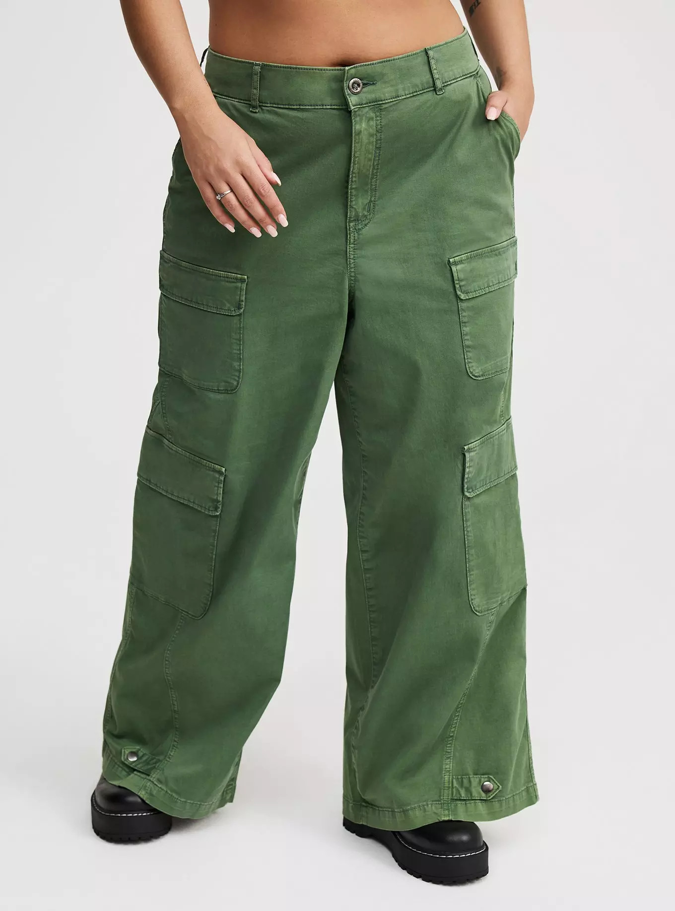High-Rise Baggy Cargo Wide-Leg Pant | Torrid (US & Canada)