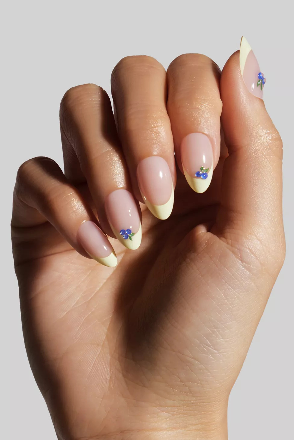 Celebritips Press-On Faux Nail Set | Urban Outfitters (US and RoW)
