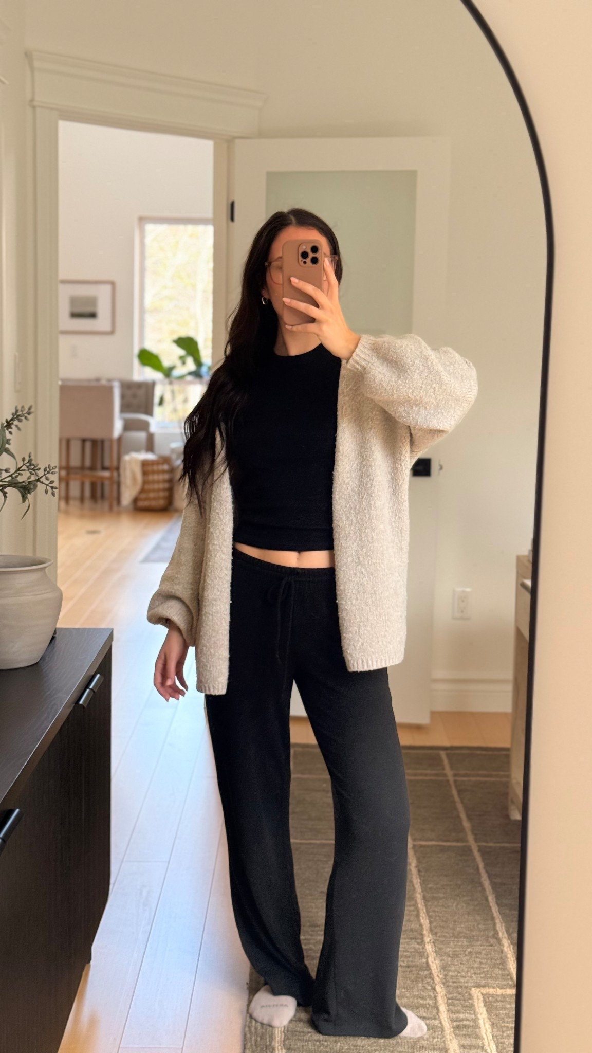 Comfy lounge sets are a must if you sitting at a desk all day! 
@Aritzia 

#LTKHome #LTKmomlife #LTKootd