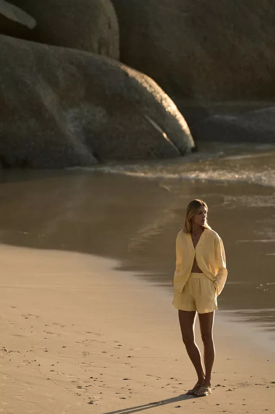 ZARA WOMAN COLLECTION100% linen shirt. Featuring a lapel collar, V-neck, long sleeves with button... | Zara UK