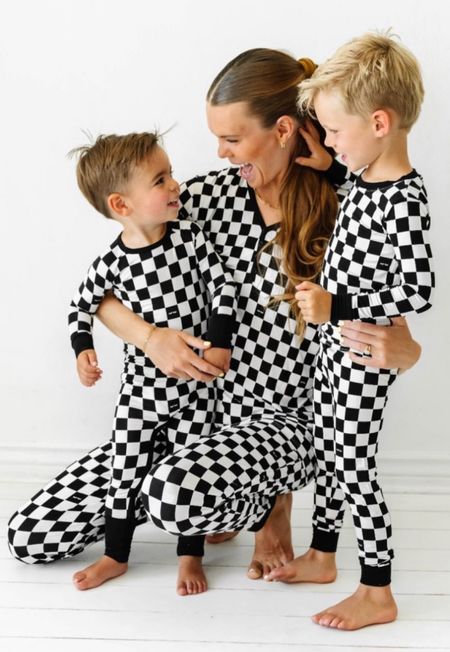I can’t get enough of these cool, check pajamas for the whole family. They even have them for dad too.

Checkered pajamas, matching pajamas, family, pajamas, check, print, checkered print 

#FamilyPajamas #SummerPajamas #Checkered #MatchingOutfits #FamilyMatching 

#LTKfamily #LTKunder100 #LTKFind