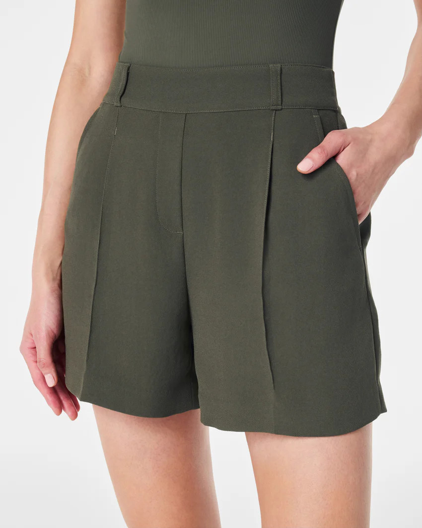 Carefree Crepe Short, 6 | Spanx