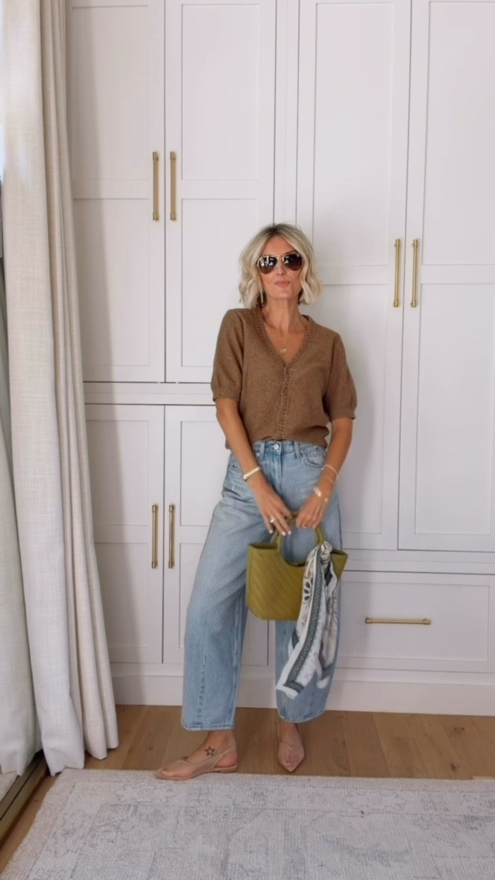 Truly one of my favorite pairs of barrel jeans! They’re under $40, so a super affordable option if you’ve been wanting to try this style! Wearing S/4!

Loverly Grey, Target, barrel jeans, pre fall looks, brown sweater, fall outfit, mesh flats, green purse

#LTKSeasonal #LTKootd