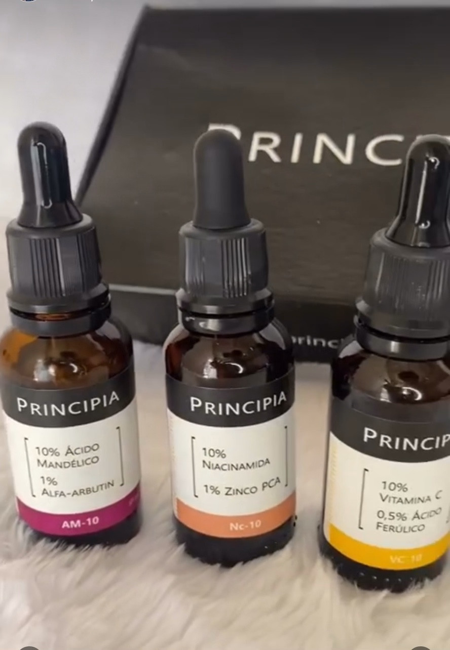 Pele livre de manchas em apenas 3 meses!
✅Sim após 3 meses usando os dermocosméticos da @principiaskincare , já dá para notar a diferença da minha pele!

✨Meu cronograma completo contém:
✅ Ácido Mandelico : Melhora visivelmente as manchas de acne e traz luminosidade a pele.
✅ Niacinamida: Alta eficácia contra acne, cravos, manchas, oleosidade e polos dilatados.
✅ Vitamina C-10: Alta eficácia contra linhas finas, olheiras e hiperpigmentação.
✅ Ácidos hialurônico: Hidratação e firme.

Modo de usar :
Pela manhã e à noite.

#LTKbrasil #LTKVideo #LTKbeauty