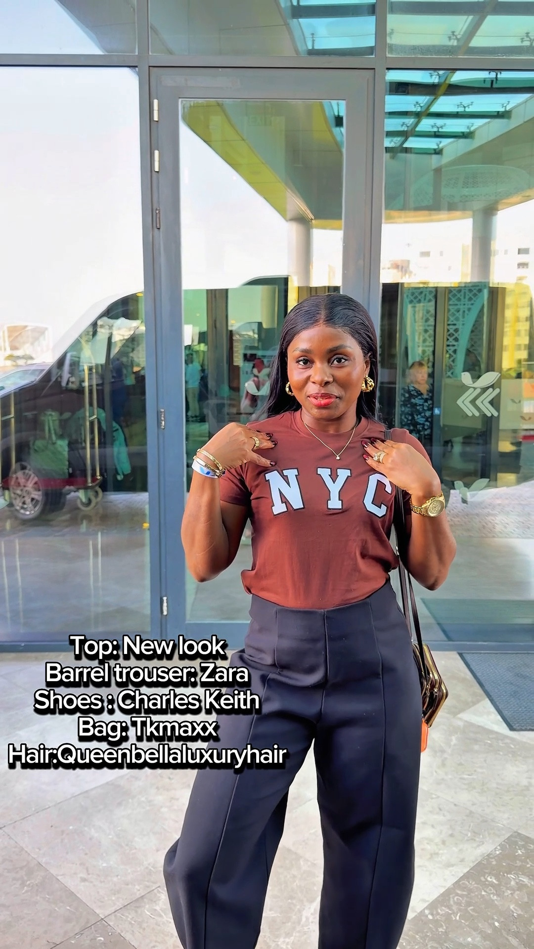 NY state of mind 🤎✨

Some outfits don’t scream… they speak softly and confidently.
This combo? Casual but intentional. Simple but elevated.

I love how a fitted tee + tailored trousers can instantly give “put together” without trying too hard.

Would you wear this for:
A. Coffee date ☕
B. School run but make it stylish 😌
C. Casual meeting 💼
D. Travel fit ✈️

Everything is linked on my LTK 🤍
Comment SHOP and I’ll send the direct link. 

#LTKmodest #LTKstyletip #LTKshoes