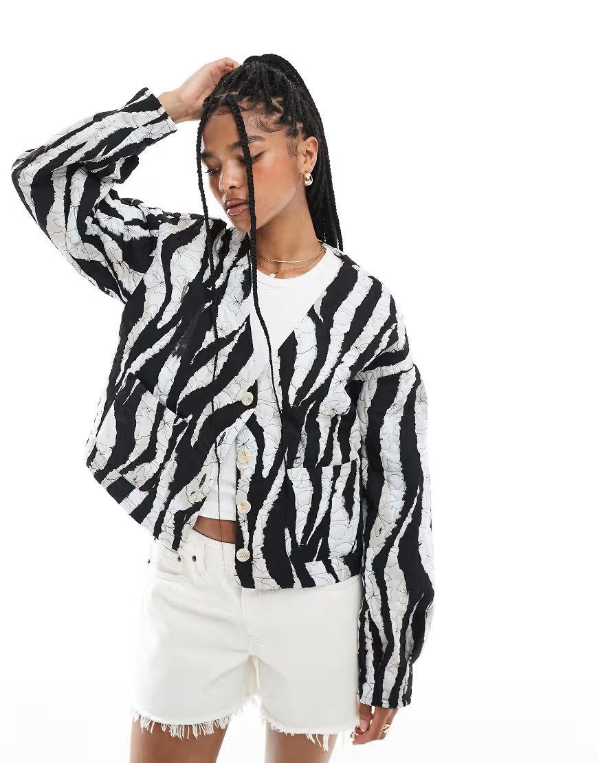 Vero Moda cropped quilted jacket in mono zebra print-Black | ASOS (Global)