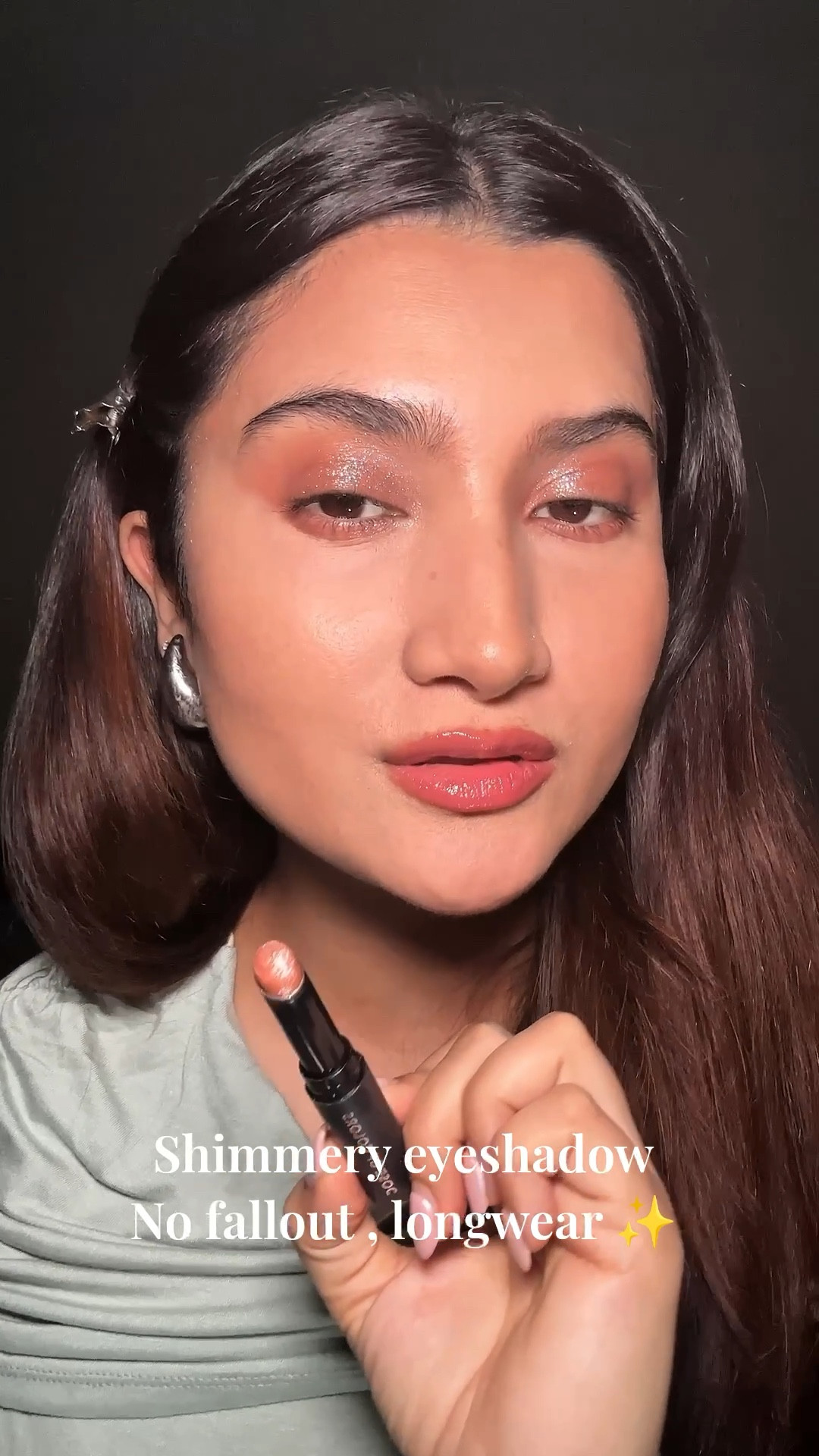 No fallout shimmery eyeshadow look. Perfect for holiday season.

#LTKBeauty #LTKFindsUnder100