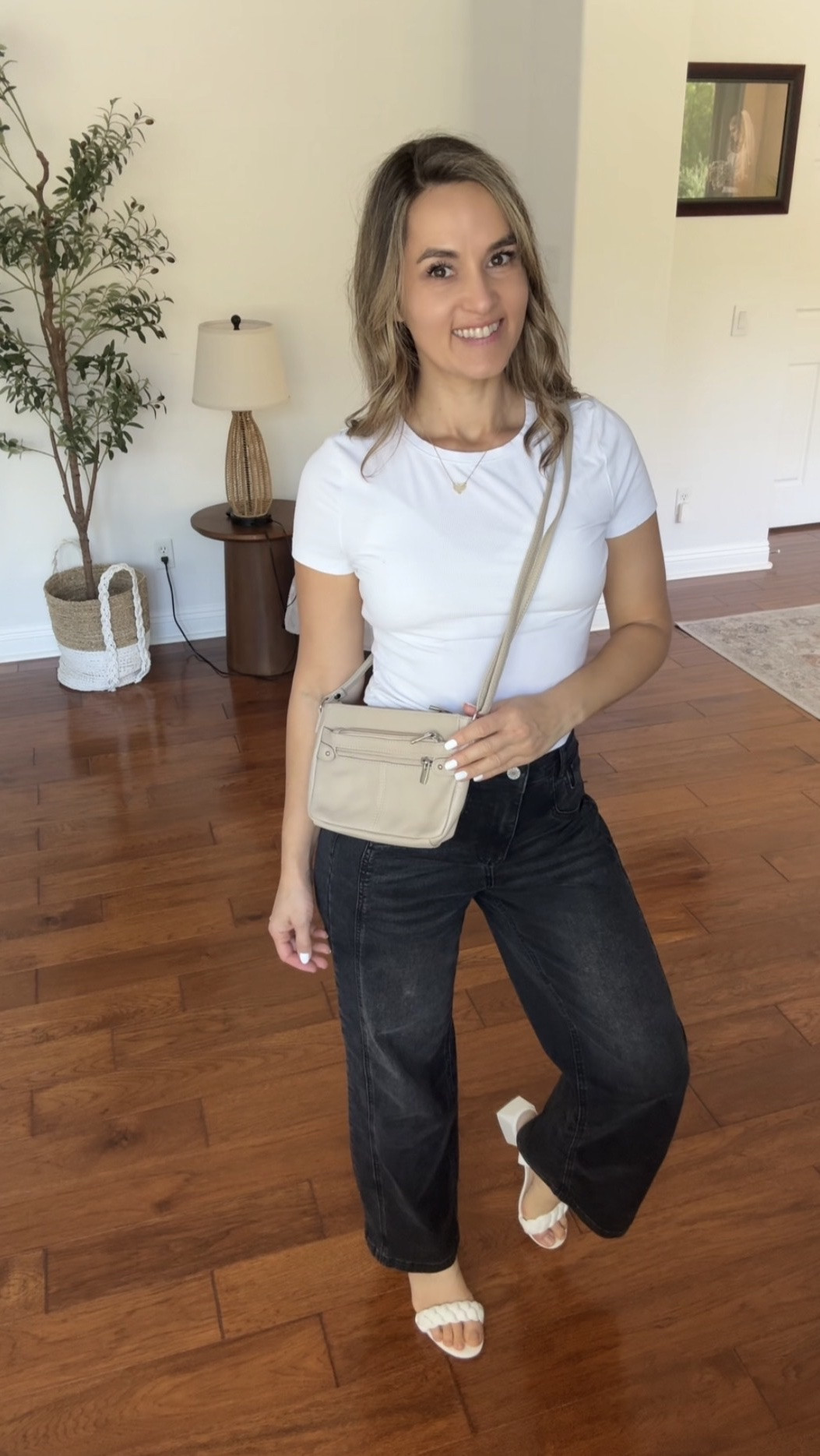 Genuine Leather Crossbody Bag for Everyday Style

This genuine leather crossbody bag is the perfect everyday purse 🤎 Lightweight, stylish, and designed with multiple zippered pockets to keep all your essentials organized while on the go. The rich brown leather gives it a timeless look that pairs perfectly with casual outfits, travel days, shopping trips, and everyday errands. A must-have handbag for anyone who loves functional fashion with a classic touch.

#CrossbodyBag #GenuineLeather #LeatherHandbag #EverydayBag #AmazonFinds #PurseLover #LeatherPurse #TravelBag #CasualStyle #FashionFinds #CrossbodyPurse #MinimalStyle #HandbagStyle #NeutralFashion #AmazonFashion #FunctionalFashion #ClassicStyle #AffordableFashion #MomStyle