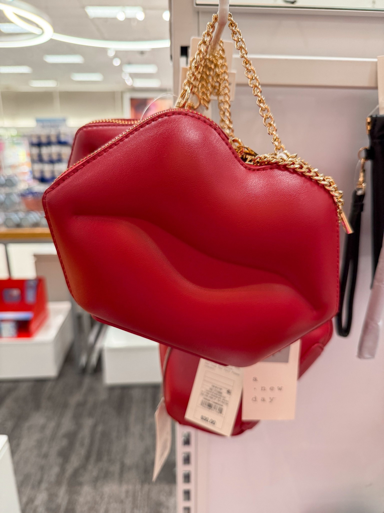 New kiss lips clutch!

#LTKU #LTKFindsUnder50 #LTKFindsUnder100