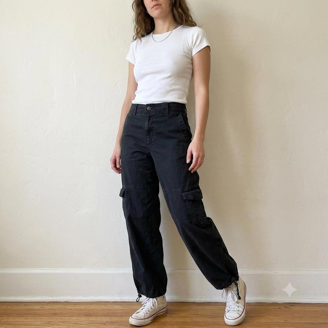 Old Navy Women's High waisted Cargo Pants - Black | Depop US
