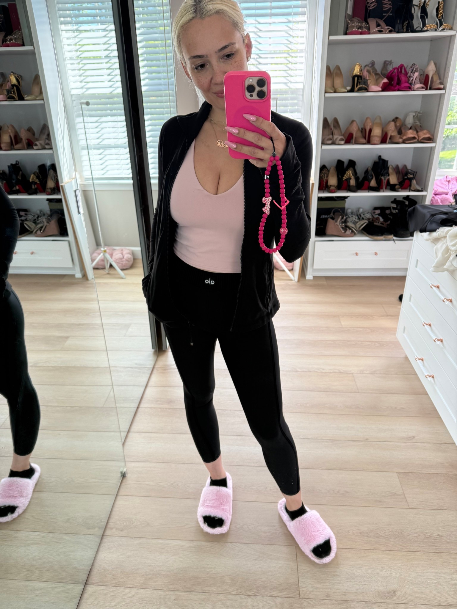 Comfy glam 💖 This Alo & Lulu set is my go-to when I want to feel cute and functional.
Also… I basically live in these fuzzy slippers off-camera 😅

#ltkactivewear #alolover #glammomstyle #ootdmirror #momstyle #barbieaesthetic #mashagabriella

#LTKStyleTip #LTKActive #LTKSummerEdit