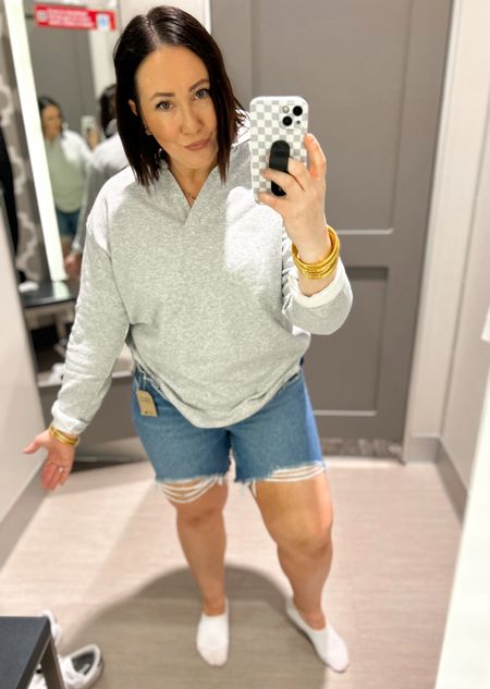 Really wanted these Levi’s mid thigh denim shorts to work out!  But I’m wearing the largest size available at Target and I can’t even button these things up. I normally wear a size 32 or 33 in Levi’s. These are a size 34. So disappointing!


#LTKsalealert #LTKmidsize #LTKSeasonal