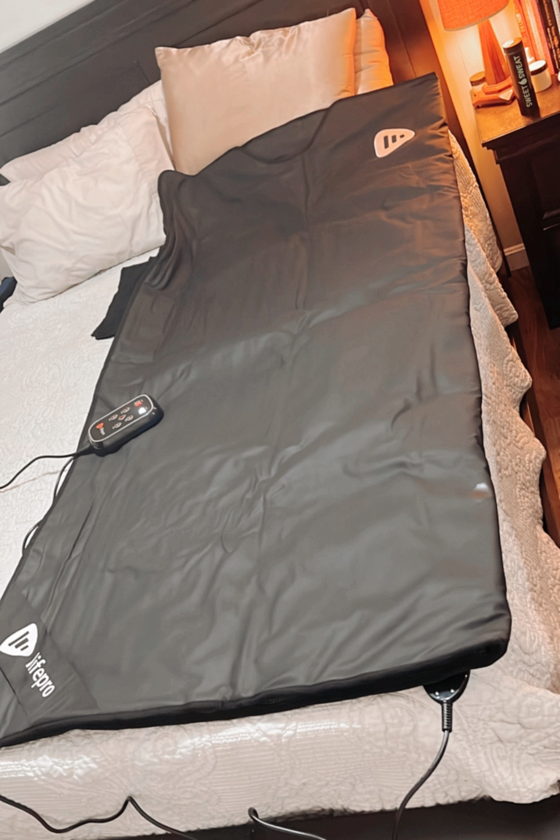 The best infrared sauna blanket!!! Helps flush out toxins and helps you feel amazing! Use after a workout or when you want to relax and destress


#LTKhome #LTKActive