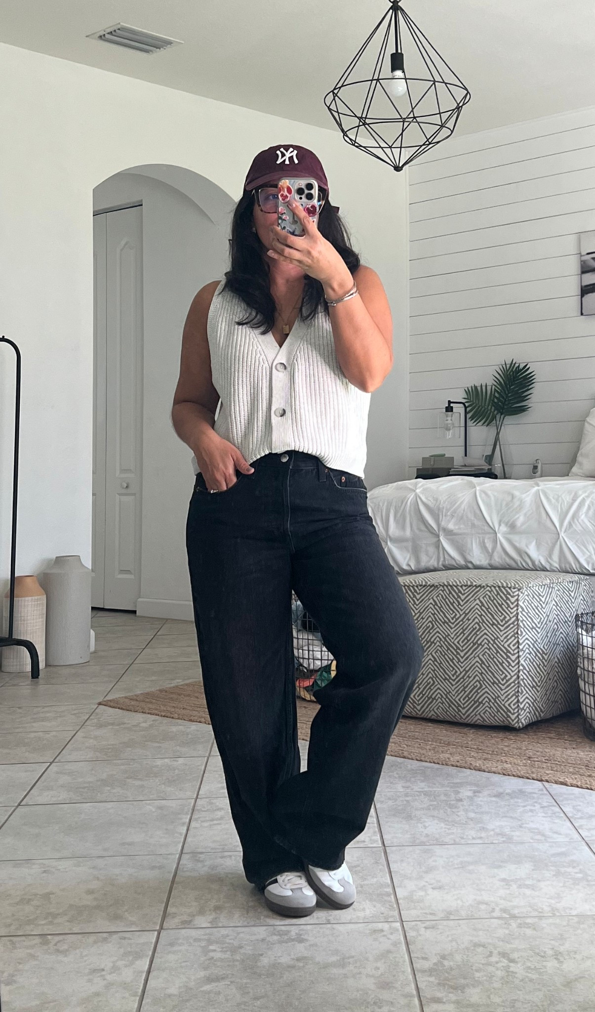 Large sweater vest for an oversized look. 

#LTKSeasonal #LTKStyleTip #LTKOver40