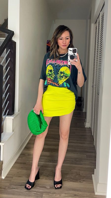 Love a graphic T-shirt! I’m a sucker for neon colors and skulls ☠️💚

Spring outfit, summer outfit, concert outfit, date night outfit, graphic T-shirt, mini skirt, designer purse, Revolve, The Stylizt 




#LTKFestival #LTKstyletip #LTKfindsunder100