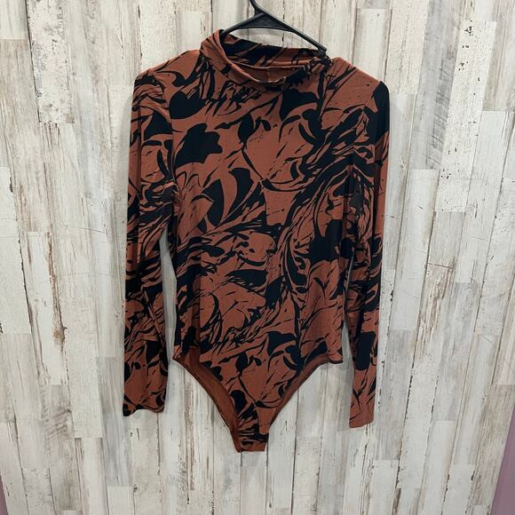 New Day Bodysuit Women's Medium Brown Black Long Sleeve Seamless Snap Buttons | Poshmark