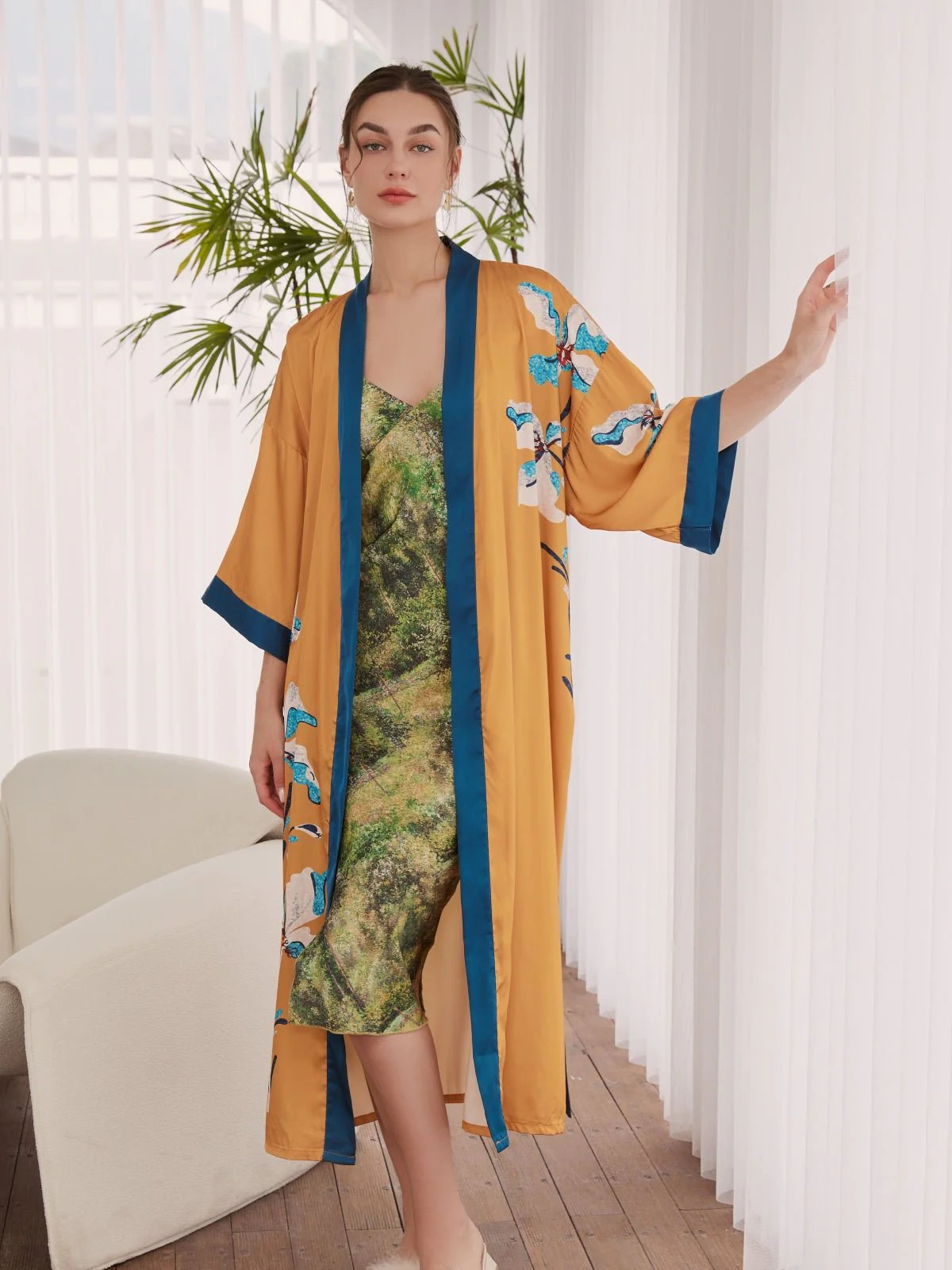 Wildflower Contrasting Kimono Robe | ulivary