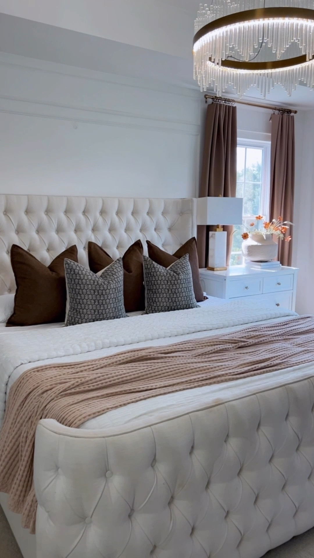 Fall Bedroom Decor Inspiration
#falldecor #bedroomdecor #fallbedding #fallpillows #throwblanket #accentchairs #curtains #amazonhome #lighting #boucle #linen #velvet #upholsteredbed 

#LTKU #LTKSeasonal #LTKHome