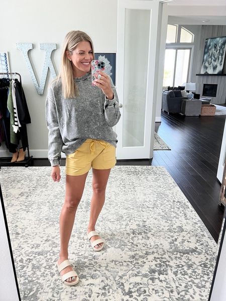 Spring Lounge Outfit

Amazon | Amazon finds | Spring outfit | Spring fashion | pullover | shorts | sandals | Amazon Essentials

#LTKunder50 #LTKstyletip #LTKfit