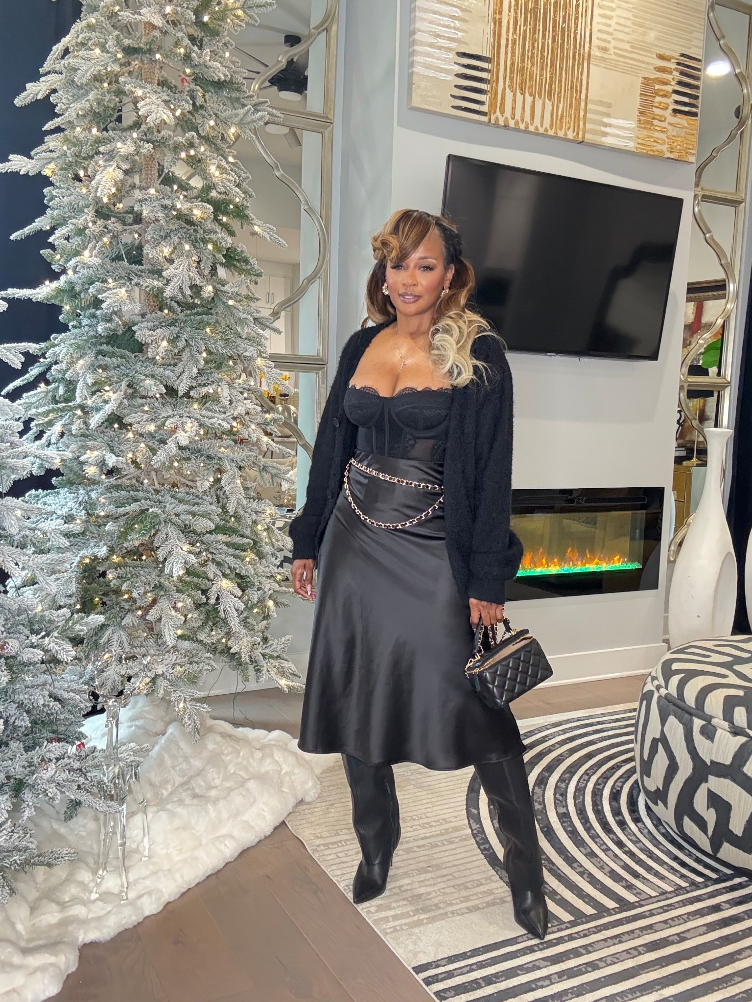 Stylish and cozy! Loving my new fuzzy cardigan. Perfect for chilly days! 
Cadigan size Large 
Corset size Medium
Skirt size Medium