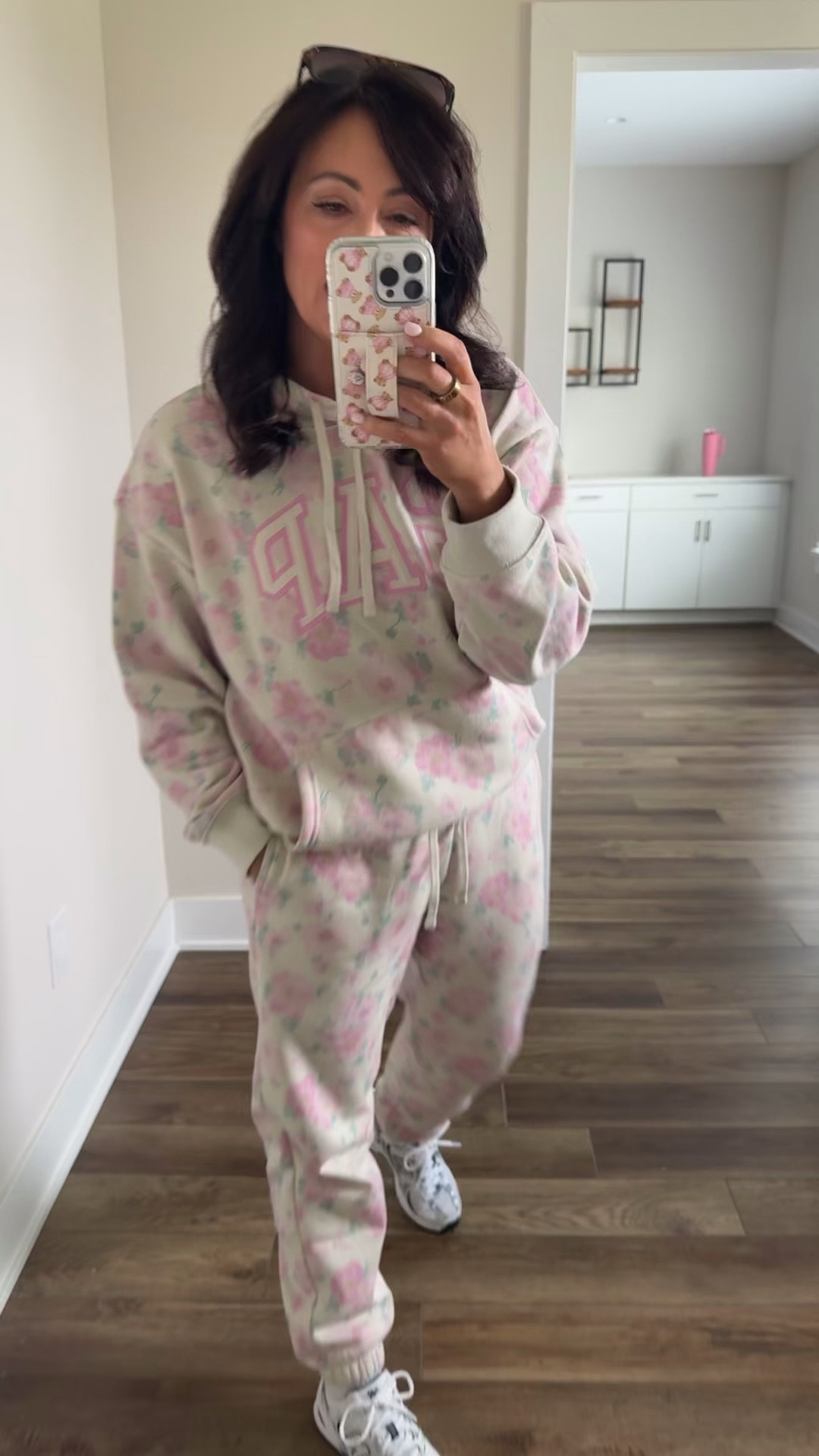 • large top for an oversized fit - runs true to size 
• medium sweats 
• sneakers true to size 


#LTKootd #LTKActive #LTKgrwm