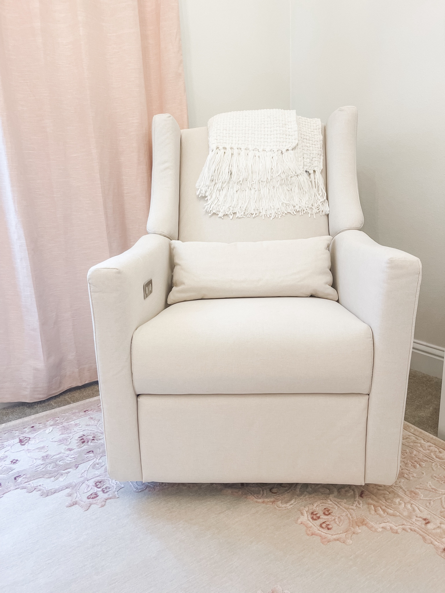 Babyletto Kiwi Glider Power Recliner with Electronic Control and USB

#LTKBaby #LTKHome #LTKSaleAlert