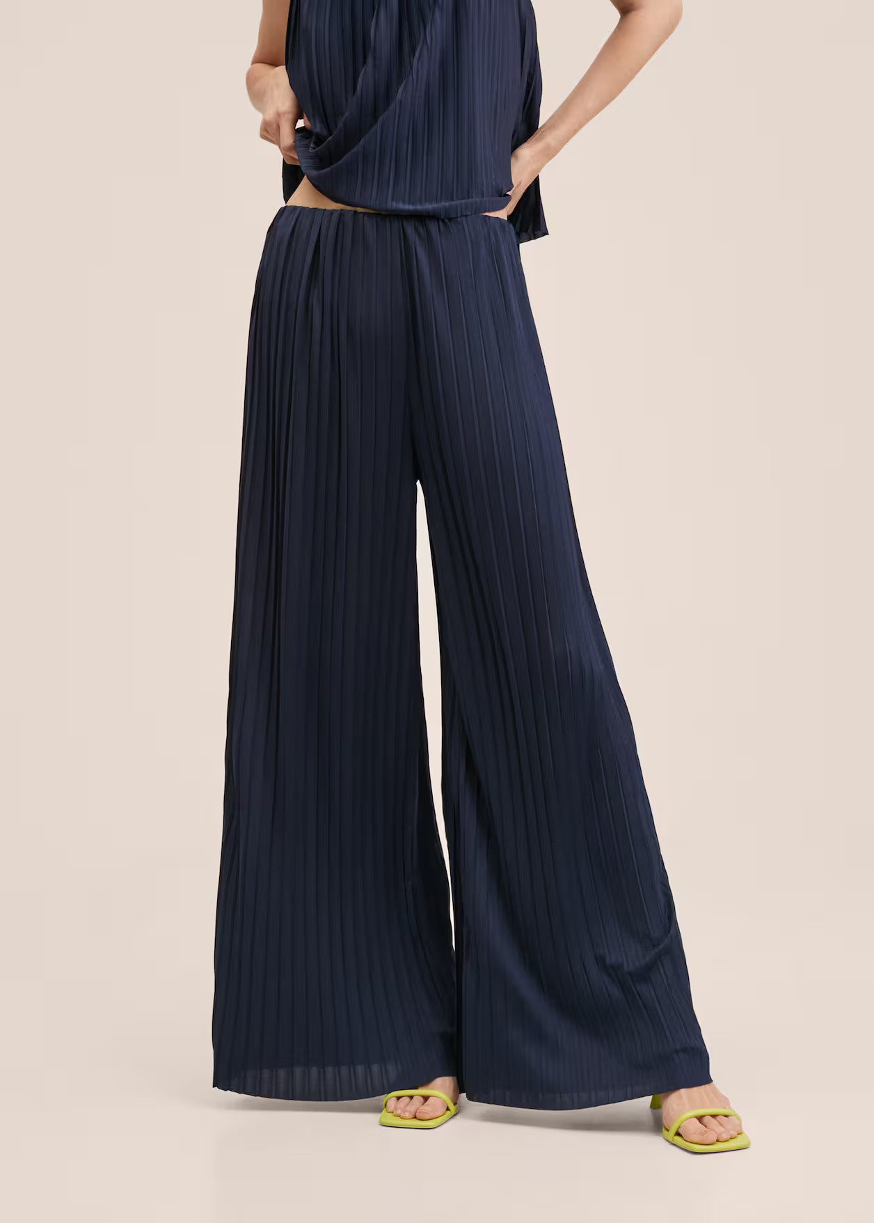 Pleated palazzo pants | MANGO (US)