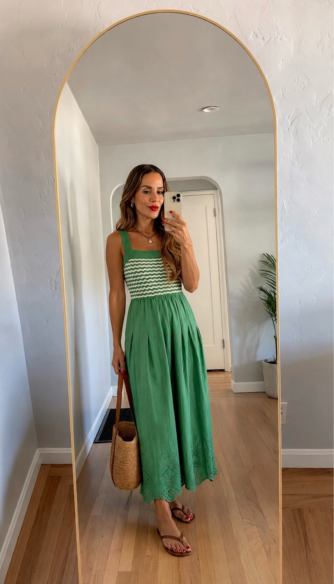 The kind of dress you’ll wear on repeat. 100% cotton , flattering and so easy to throw on 💚🤍

#LTKootd #LTKOver40 #LTKSaleAlert