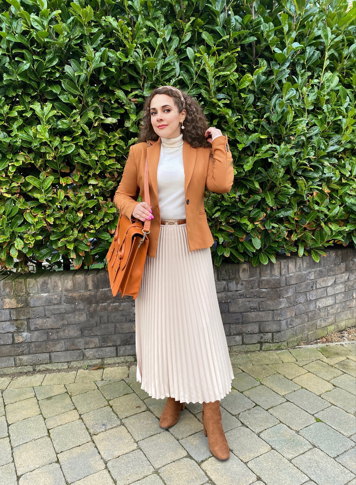 Corporate outfit 🤎✨🤍

#classyfashion #ukfashionblogger #classicstyle #elegantoutfit #femininestyle #fashiongals #fashionblogger #stylingtips #topfashiontrends #fashiondiary #fashioninfluencer #contentcreator #pinterestgirl #parisianstyle #discoverunder10k #gossipgirl #blairwaldorf #oldmoneystyle #ugccreator #styleinspo #winterfashion #preppy #outfitdujour #onparledemode #monochromeoutfit #academia #officelook #mydailystyle #officestyle

#LTKeurope #LTKfindsunder50 #LTKworkwear