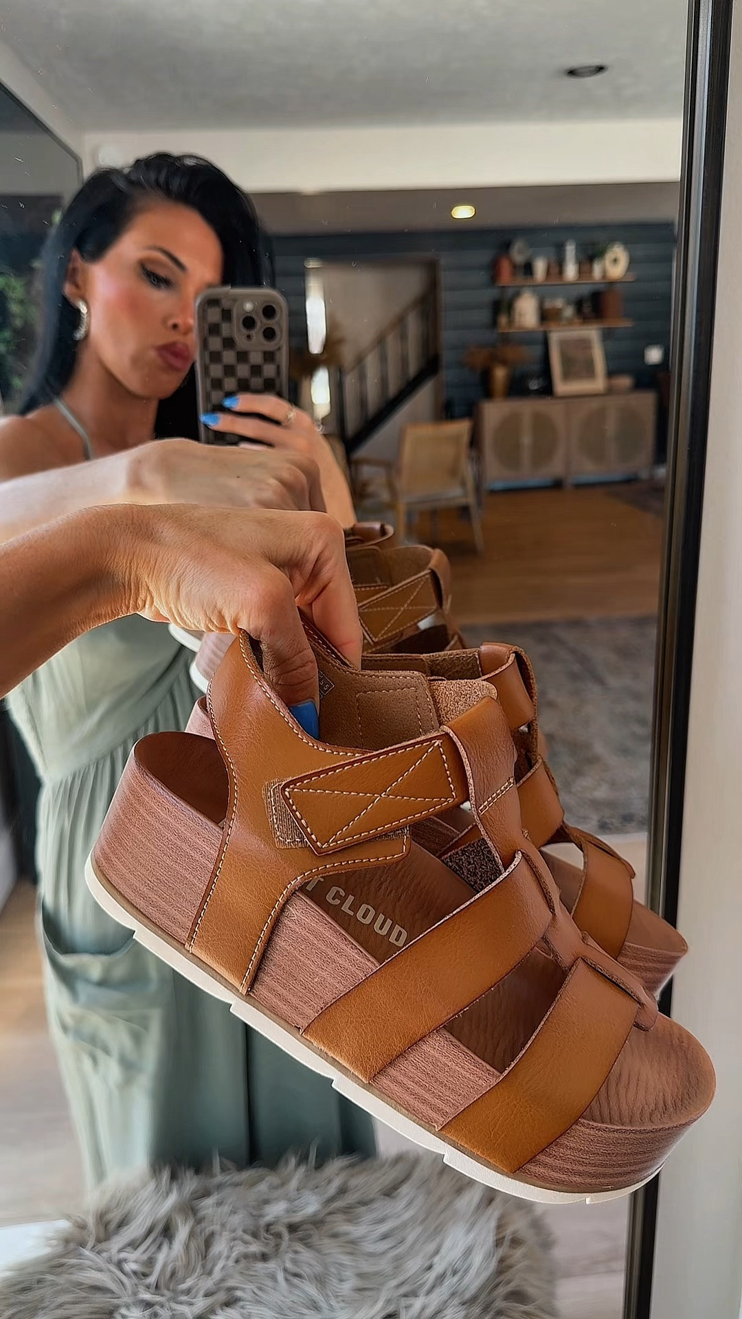 The most comfy platform sandal I think I’ve ever had #sandal #platformshoe #platformsandal #comfyshoe #vacationshoes 

#LTKootd #LTKspring #LTKSaleAlert