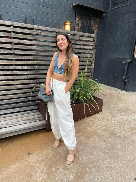 Yalll these cargo pants are my favorite! I’ve been pairing them with everything lately!

Urban outfitters, urban outfitters pants, pants for summer, summer outfit, summer look, cargo pants, wide leg pants 

#LTKstyletip #LTKshoecrush #LTKunder100
