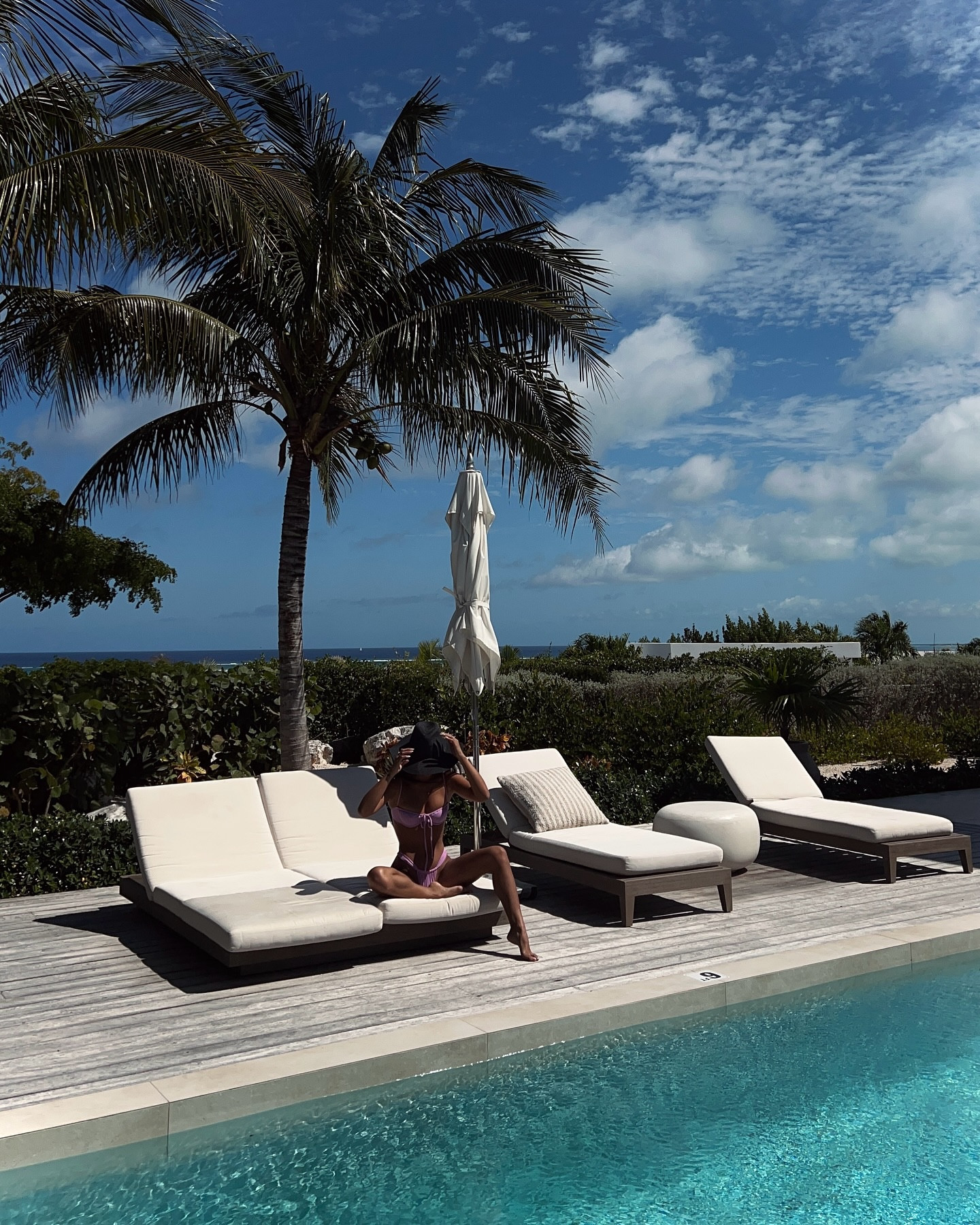 @dippindaisys 🥥🌊🌺 

use code “NICOLE15” for $$ off:)