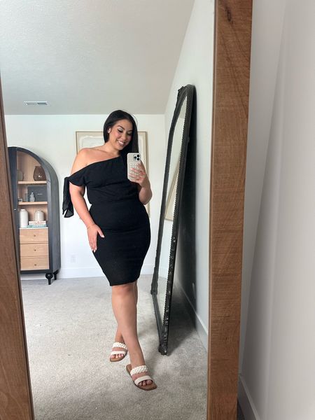 Midsize spring dress from Walmart! Wearing a size large, size up if you’re in between sizes!

One shoulder dress, woven dress, black dress, affordable fashion, curvy style

#LTKmidsize #LTKstyletip #LTKtravel