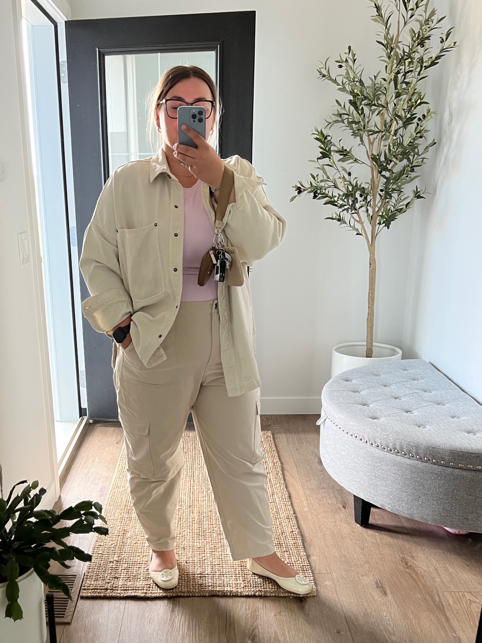 Neutral ootd with a touch of pink. ps ballet flats are back 🫶🏼

#LTKSeasonal #LTKplussize #LTKmidsize