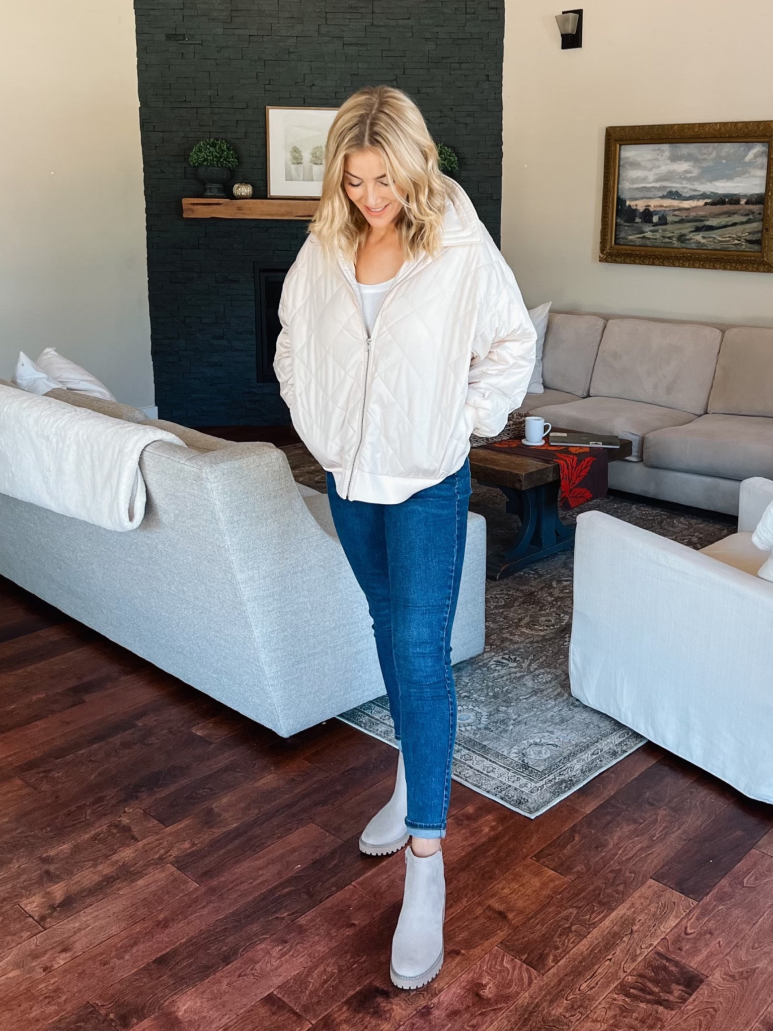 I mean… this whole outfit is 🙌🏼 and those boots are extra cute! 