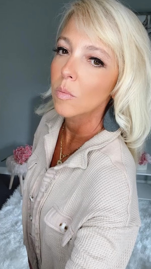 Perfection in a leggings outfit! #amazonfind #athleisure #winteroutfit

#LTKfindsunder50 #LTKstyletip #LTKover40