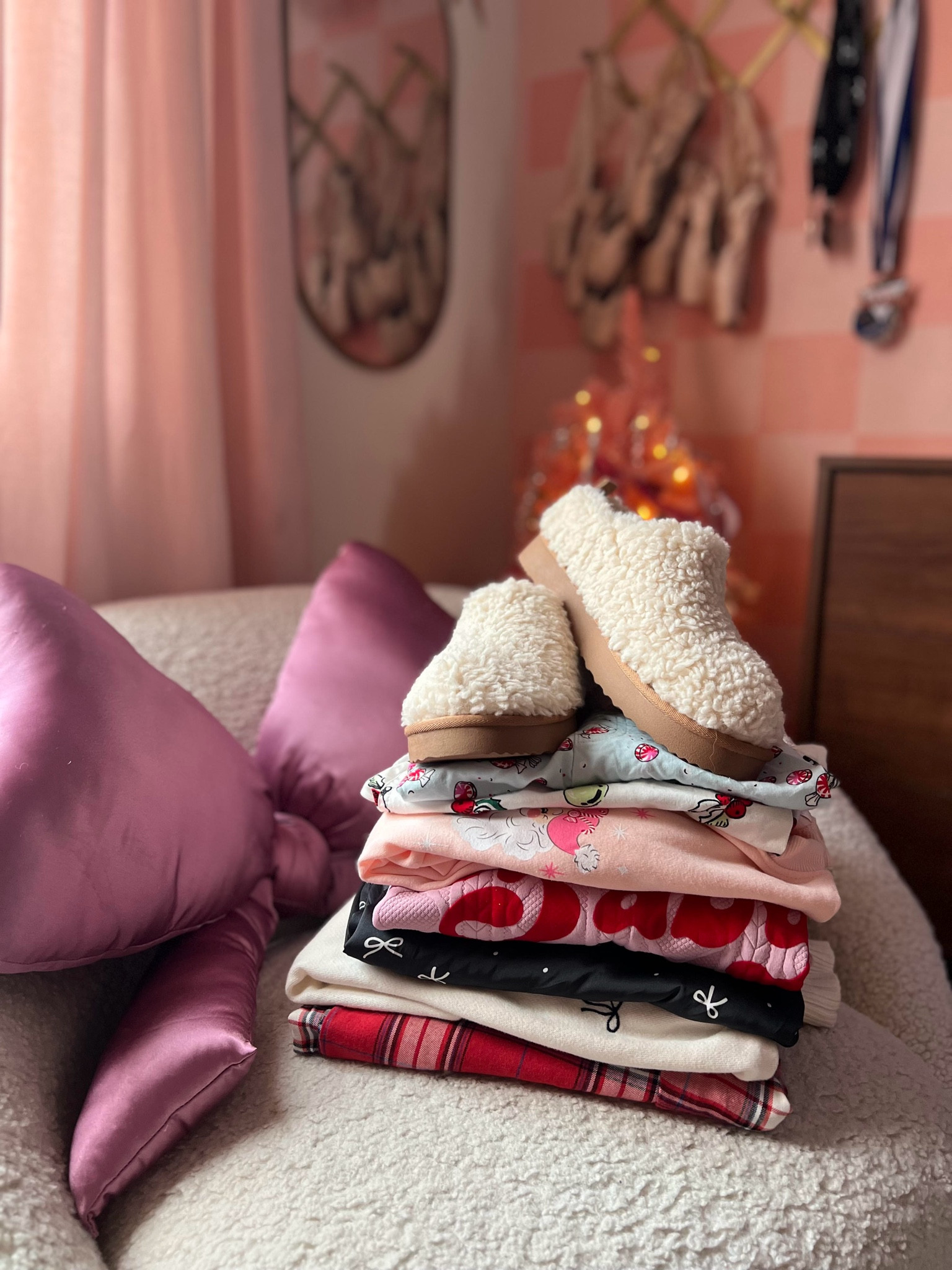 Holiday Pajama Haul! All day today I will be sharing Charlie’s (women’s medium, age 12) pajama picks so far this season. She has sleepovers every weekend so we also included her favorite tote bag she takes with her. 


#LTKGiftGuide #LTKSeasonal #LTKHoliday