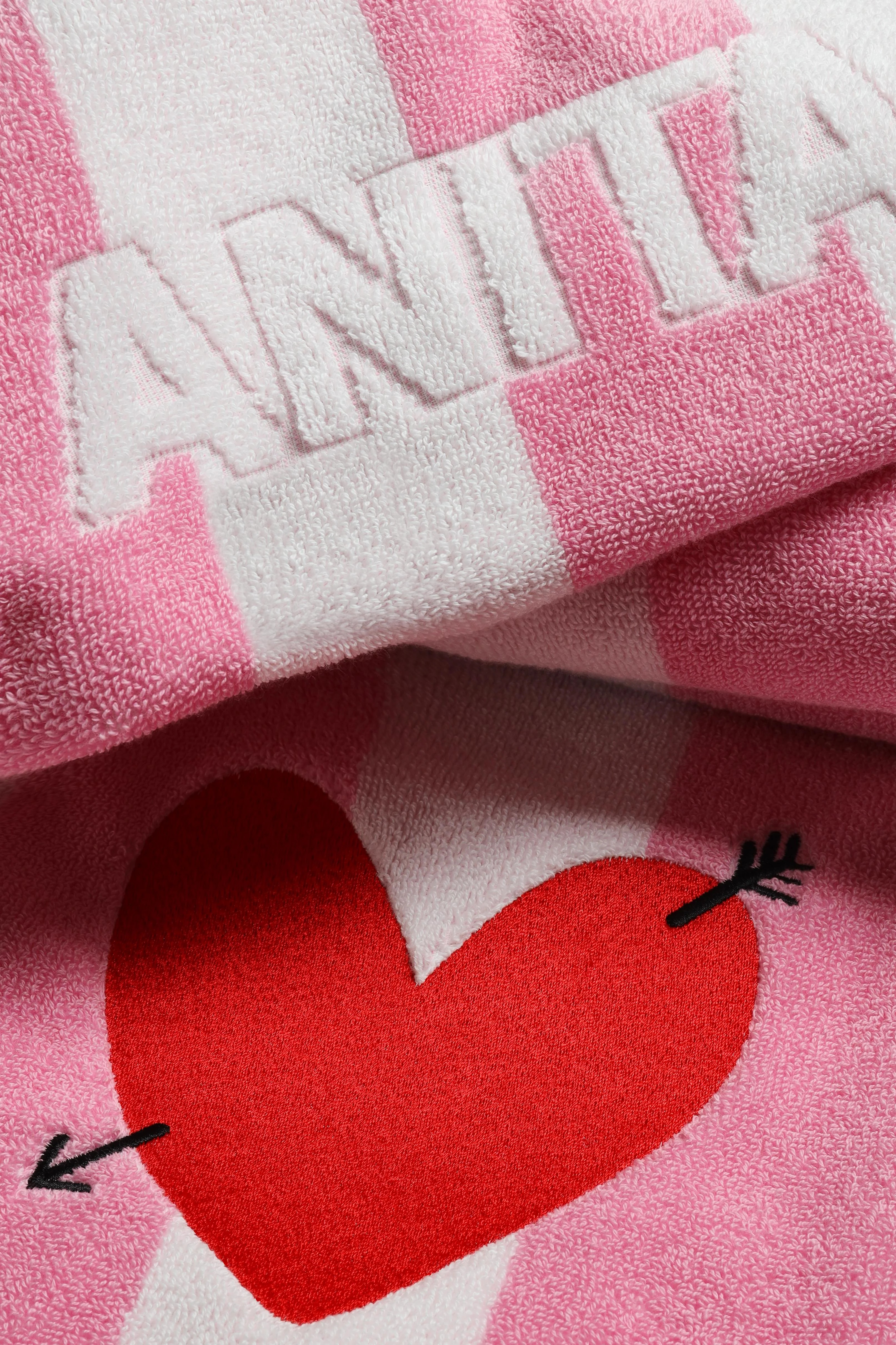 Handtuch 'Heart' in Bonbon/Weiß | ANITA HASS
