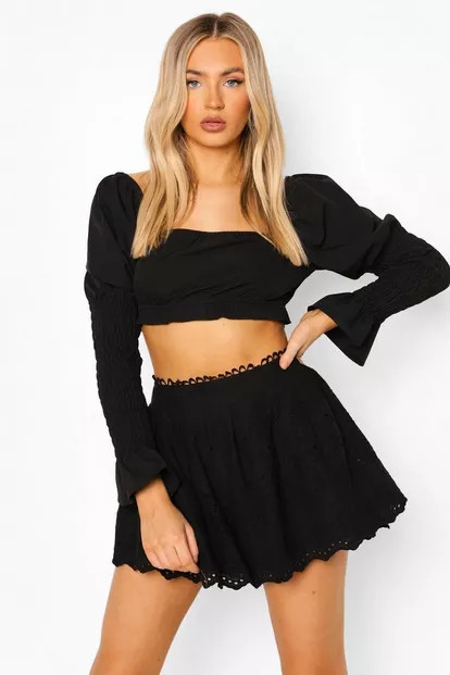 Eyelet Lined Scallop Flippy Shorts | Boohoo.com (US & CA)