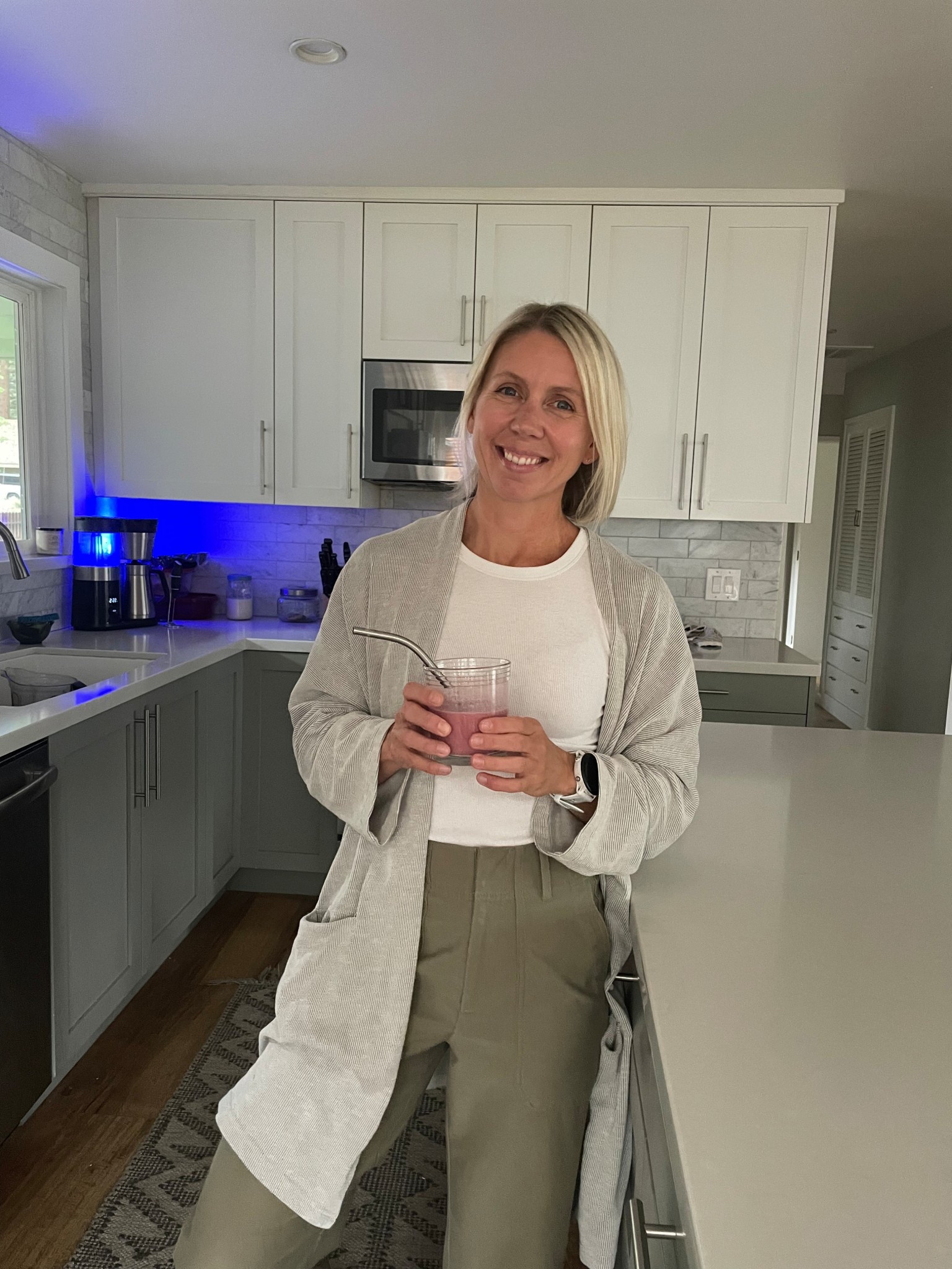 The perfect mix of comfort and style. The Athleta Barrel Pants are lightweight, relaxed, and easy to dress up or down. I’ve been wearing them on repeat for school drop-off, coffee runs, and weekend errands. Linked my favorite colors.

#Athleta #LTKstyle #momstyle #everydayessentials

#LTKSeasonal #LTKOver40 #LTKActive