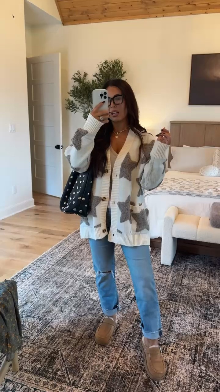 This cozy oversized star cardigan is such a fun statement piece! Styled with a neutral tank, relaxed distressed jeans, platform loafers and a studded tote for the cutest casual fall outfit. 🤎⭐️
#StarCardigan #CasualFallOutfit #DistressedJeans #CozyStyle #LTKFashion